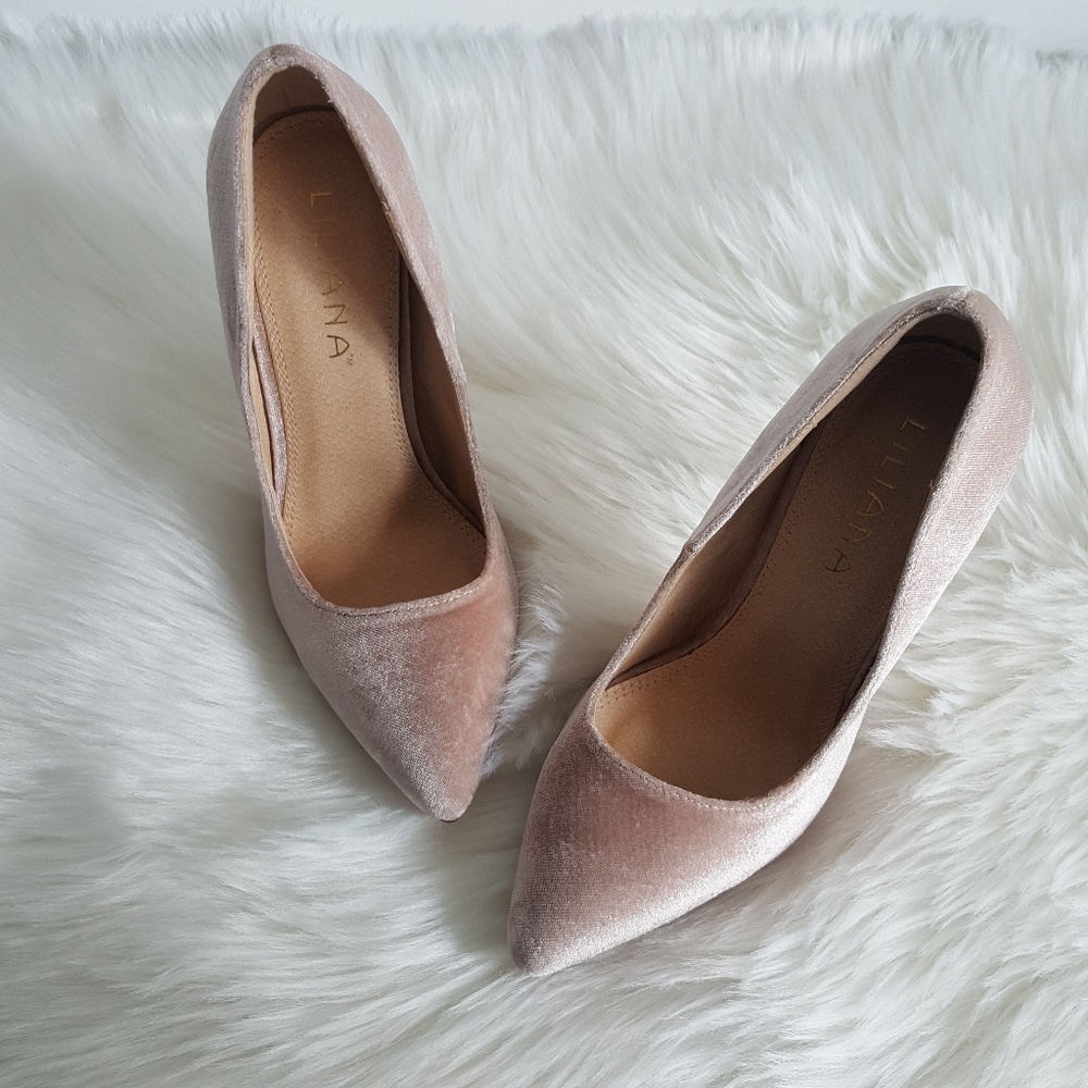 Blush velvet pumps